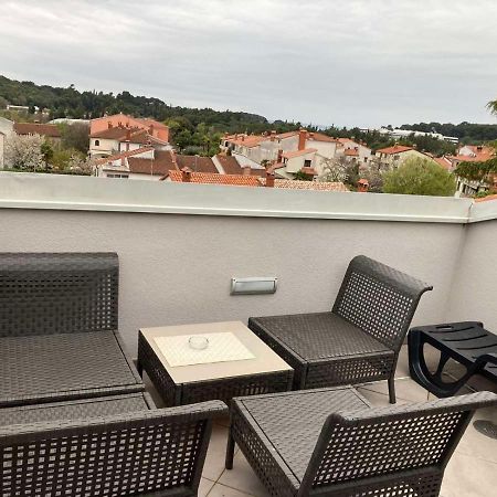 Apartment Canna Ровин Екстериор снимка