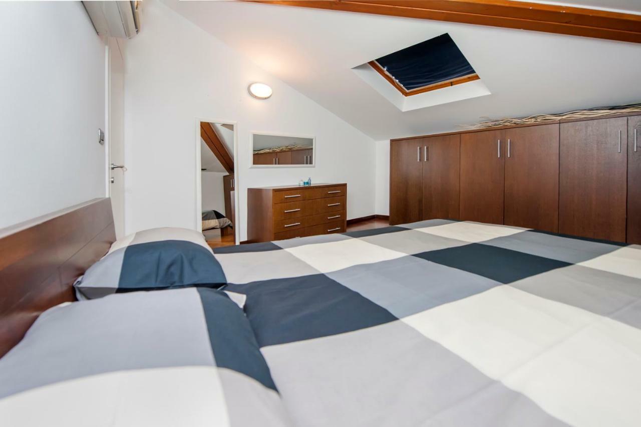 Apartment Canna Ровин Екстериор снимка
